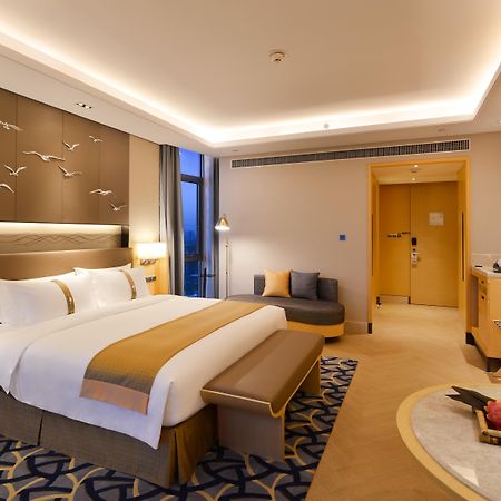 Holiday Inn Haikou West Coast By Ihg Екстериор снимка