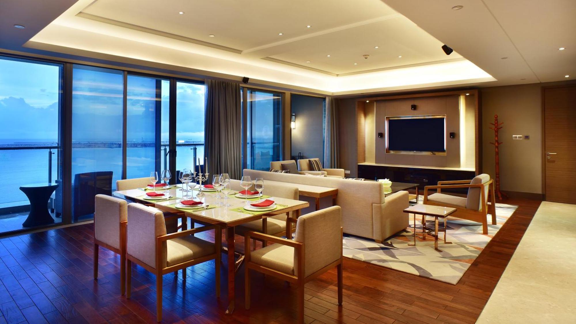 Holiday Inn Haikou West Coast By Ihg Екстериор снимка