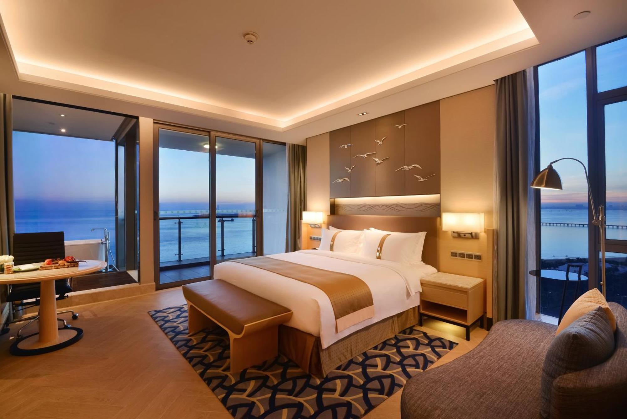 Holiday Inn Haikou West Coast By Ihg Екстериор снимка