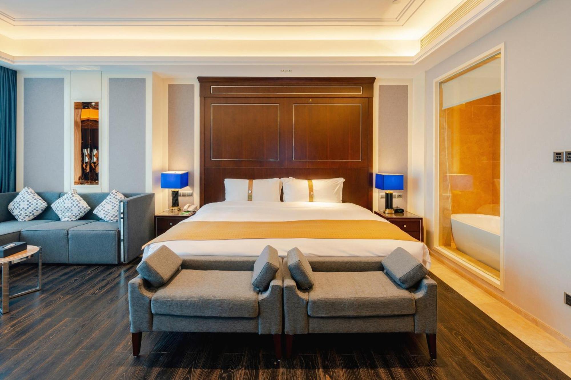 Holiday Inn Haikou West Coast By Ihg Екстериор снимка