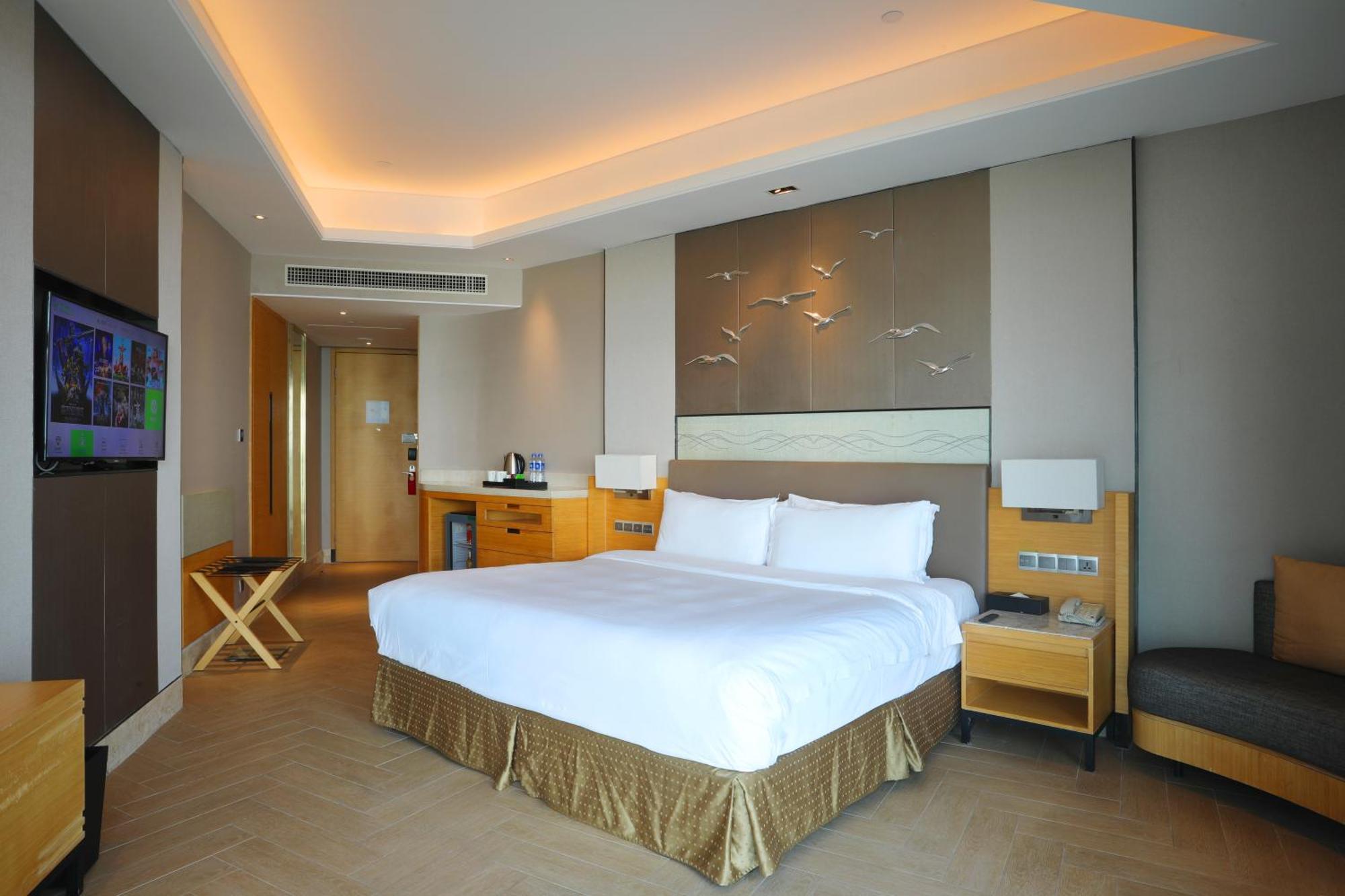 Holiday Inn Haikou West Coast By Ihg Екстериор снимка