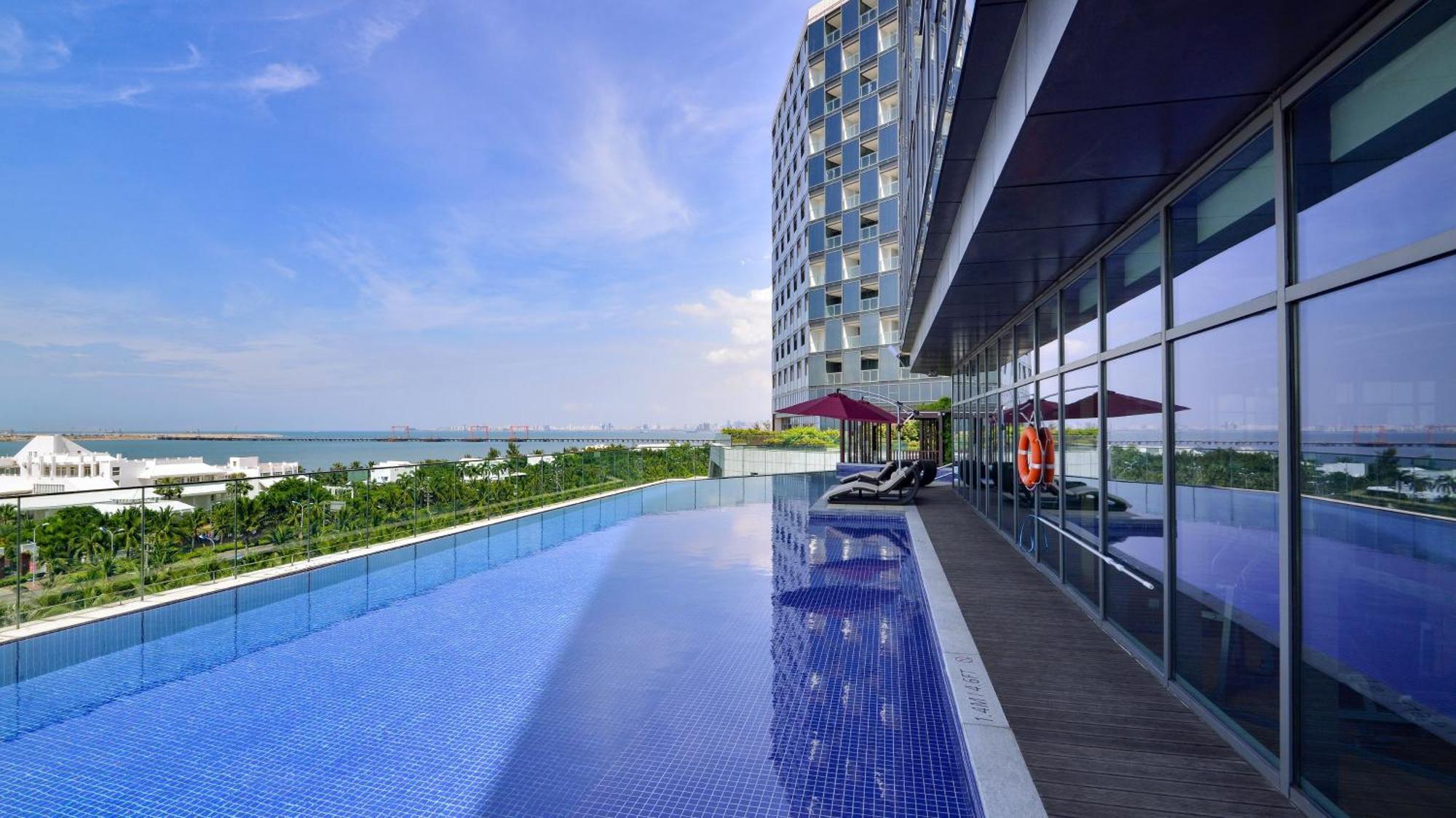 Holiday Inn Haikou West Coast By Ihg Екстериор снимка